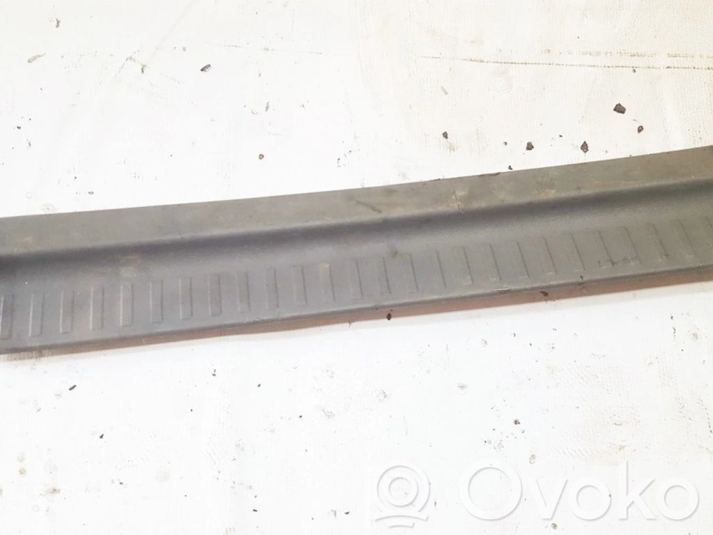 Mitsubishi Space Wagon Garniture marche-pieds avant