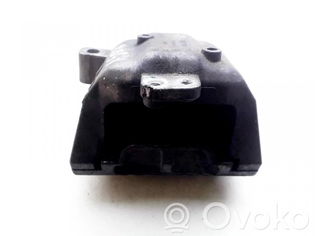Volkswagen Golf IV Supporto di montaggio del motore