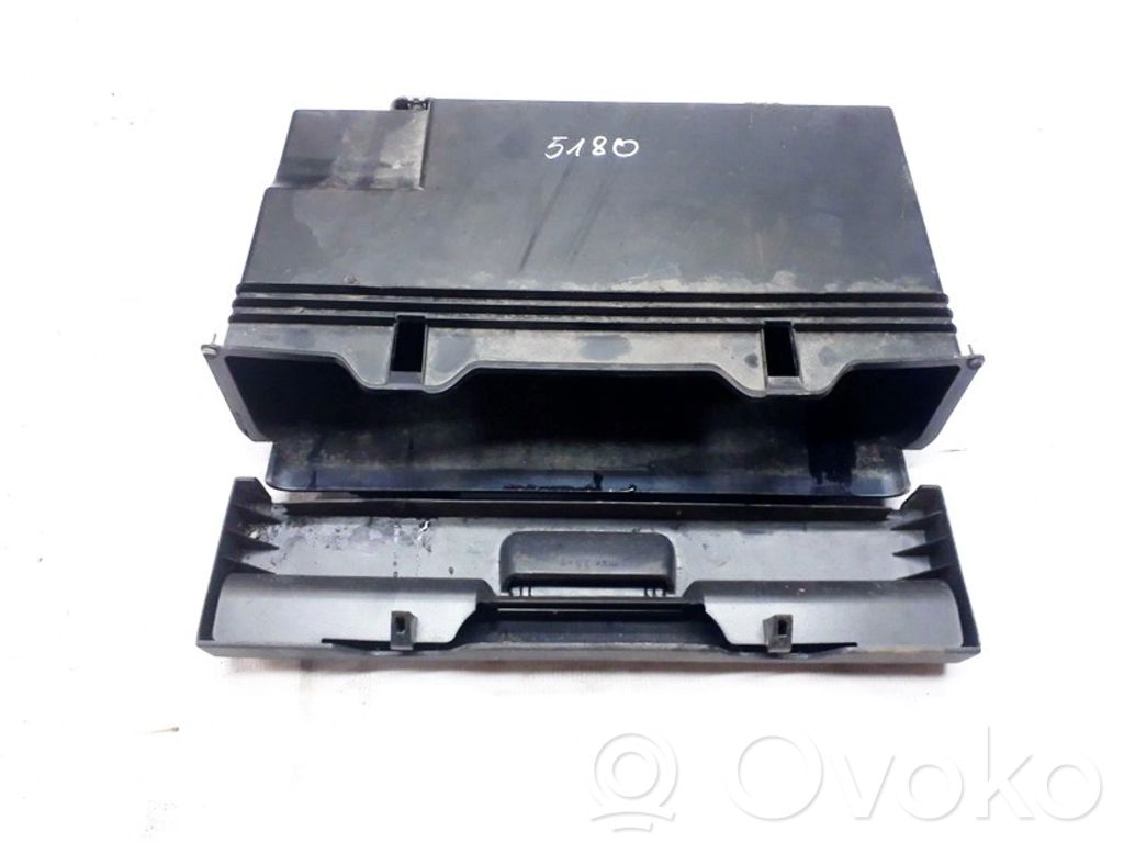 Guantera   1T0881580D,1T0881580D