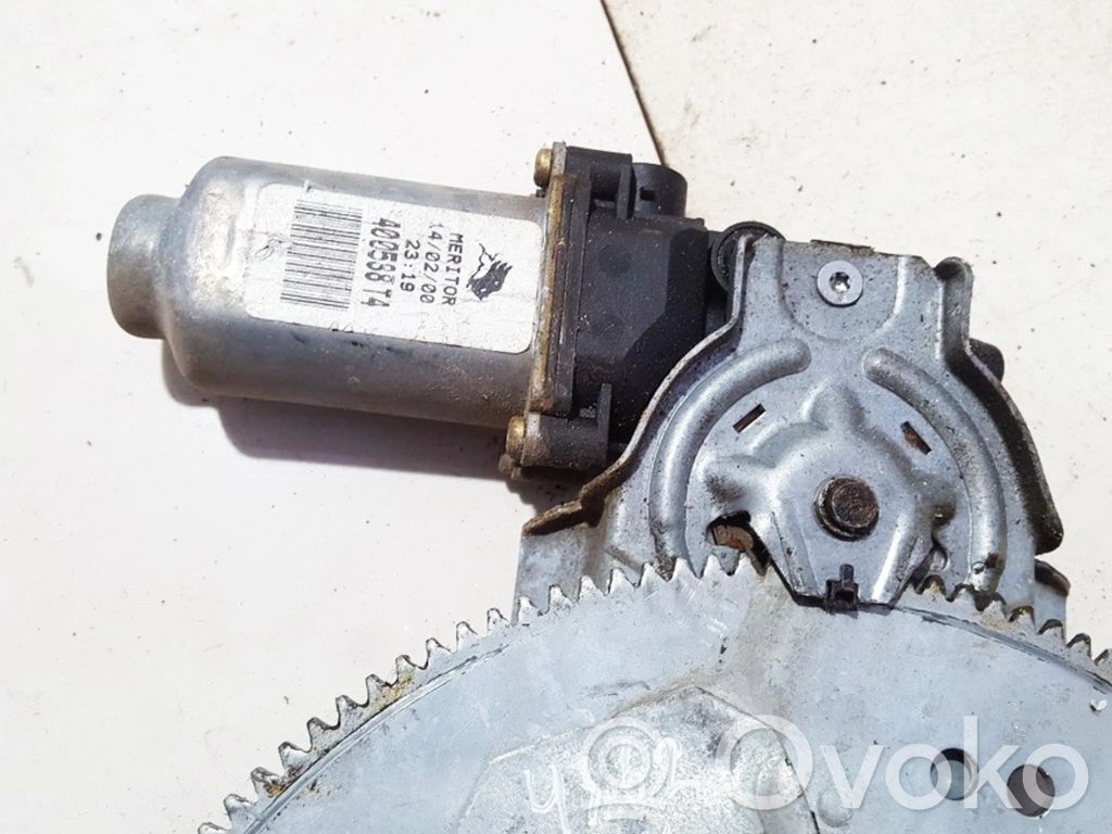 Nissan Almera N16 Motor macara geam ușă spate 