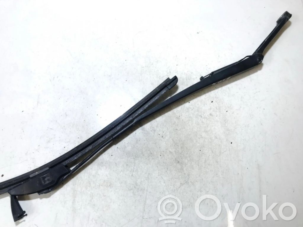 Audi A4 S4 B5 8D Wischerarm vorne 