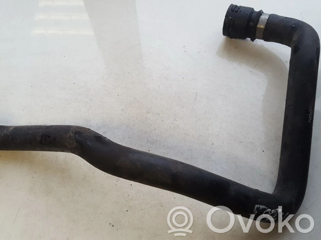 Volkswagen PASSAT B5.5 Przewód / Wąż chłodnicy 