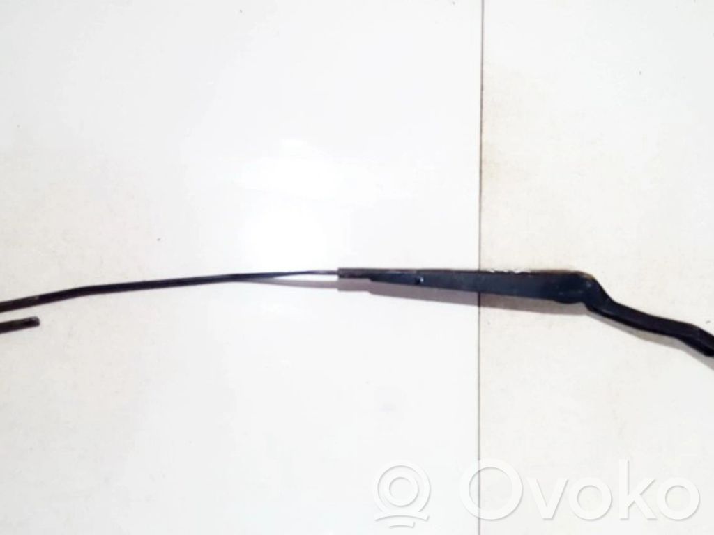Peugeot 206 Front wiper blade arm 