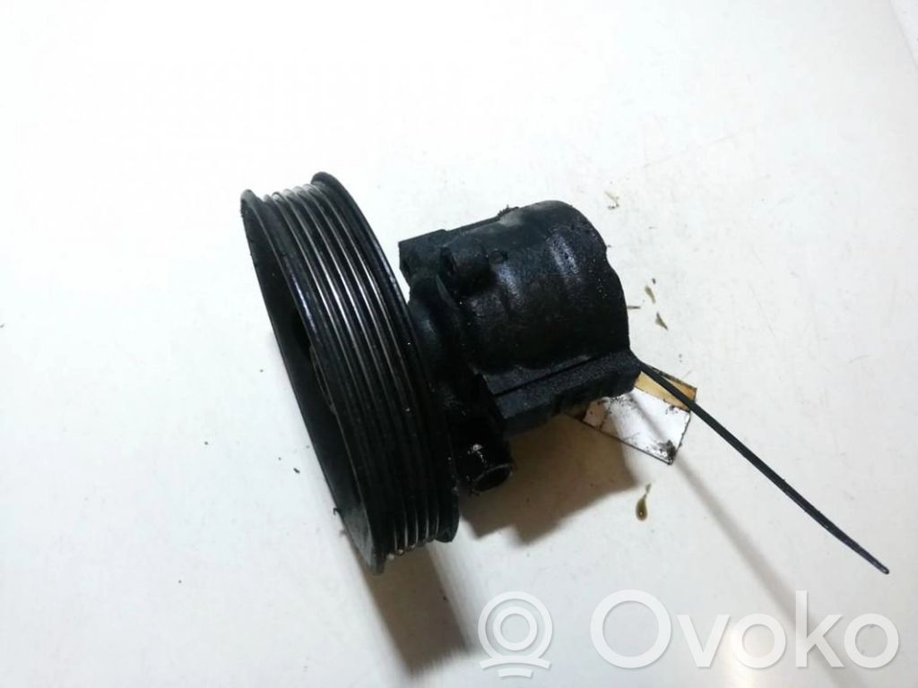 Opel Corsa B Pompa wspomagania 