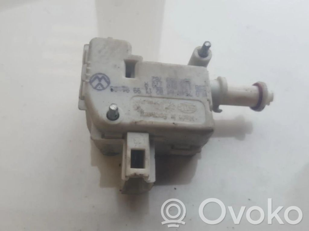 Volkswagen Golf IV Moteur verrouillage centralisé