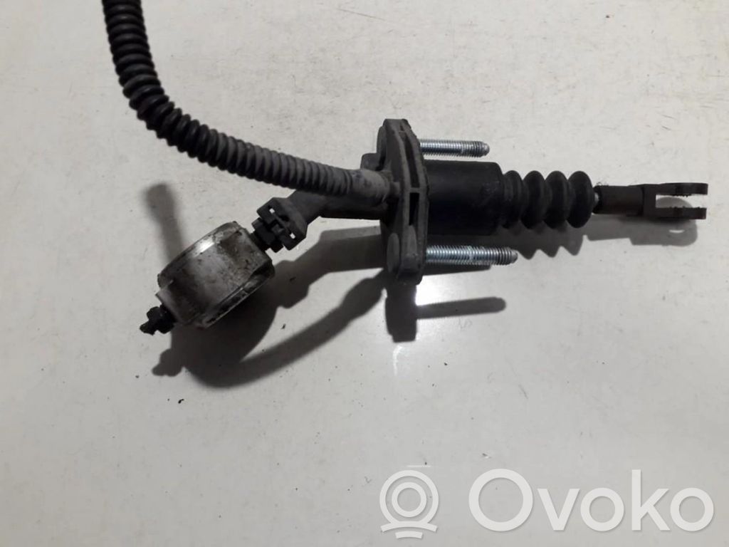 Opel Astra H Pompa della frizione 