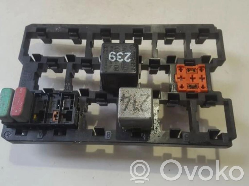 Audi 100 S4 C4 Set scatola dei fusibili 