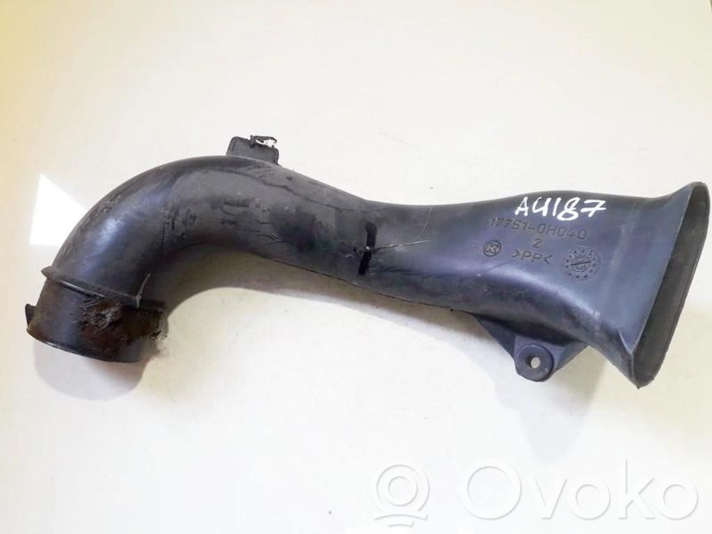 Toyota Avensis T250 Conductă/furtun admisie aer