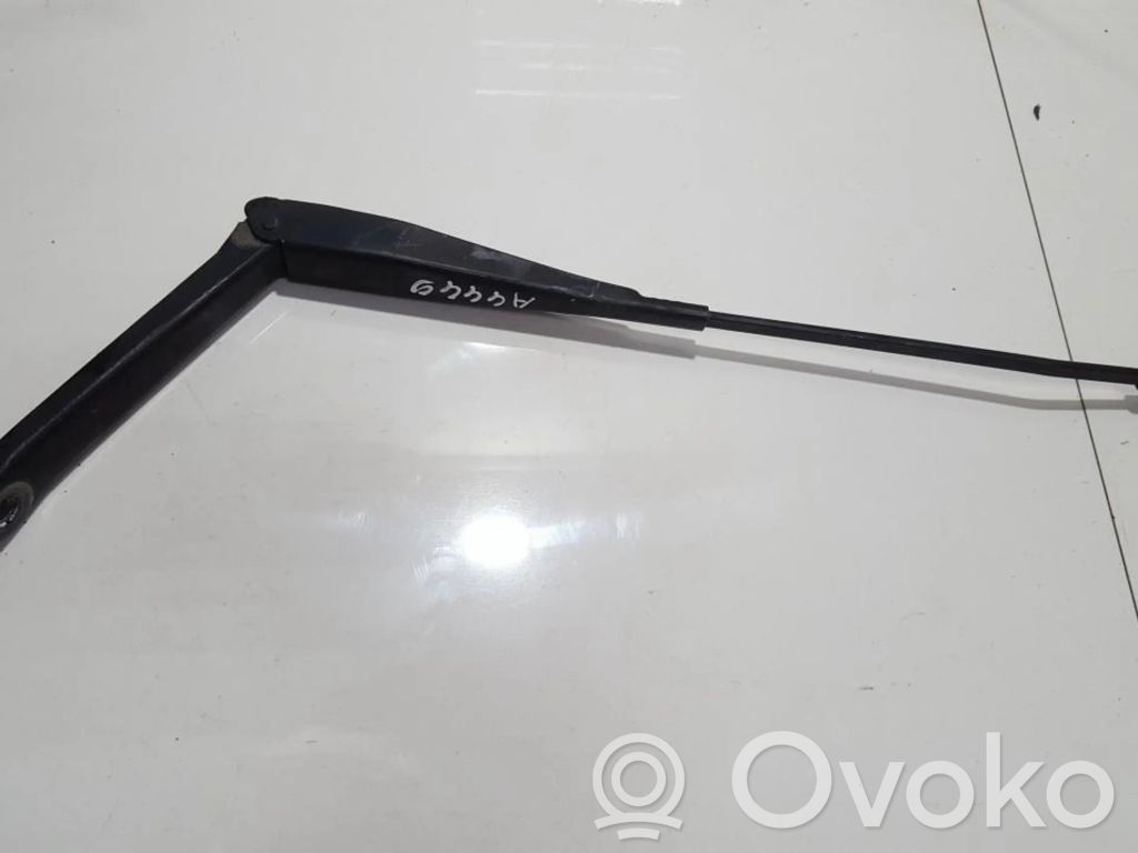 Ford Focus Front wiper blade arm 