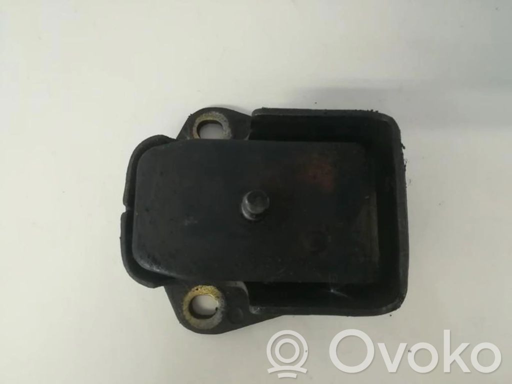 Engine mount bracket   MR210868,MR210868