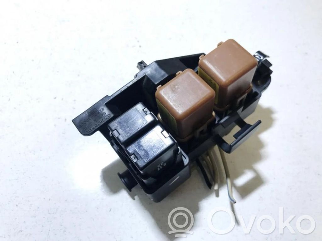 Subaru B9 Tribeca Sicherungskasten komplett