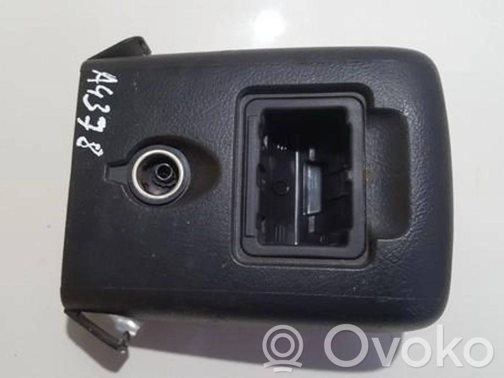 Toyota Avensis T250 Altra parte interiore
