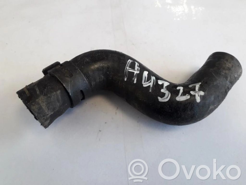 Audi A6 S6 C6 4F Tubo flessibile del liquido di raffreddamento del motore 