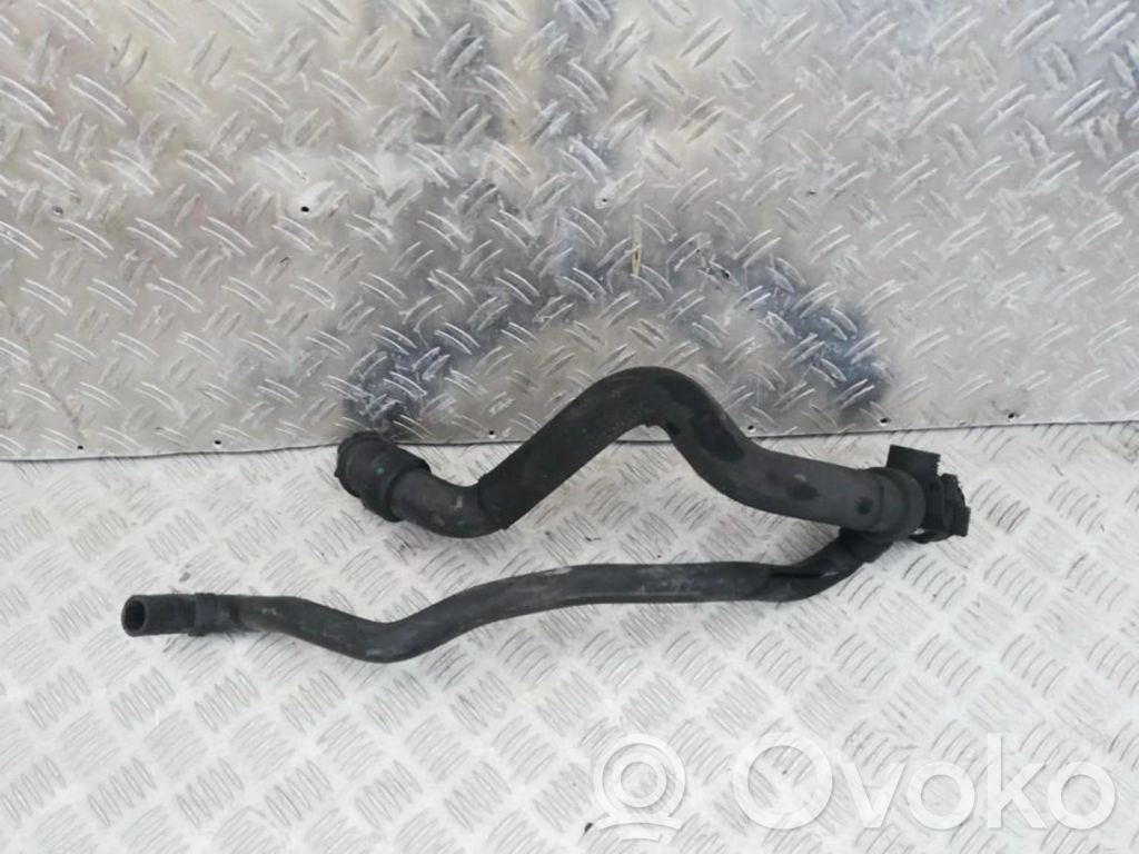 Audi A4 S4 B6 8E 8H Tubo flessibile del liquido di raffreddamento del motore