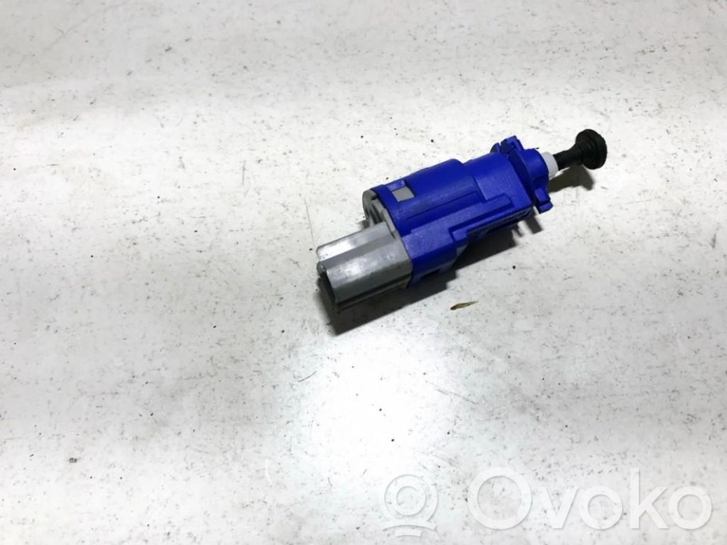 Interruptor sensor del pedal de freno   8200276359D,427,8200276359D