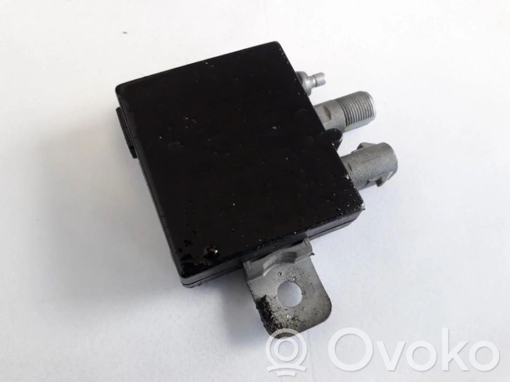 BMW 3 E36 Antenos valdymo blokas 