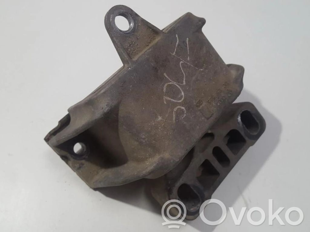 Volkswagen Golf IV Supporto di montaggio del motore