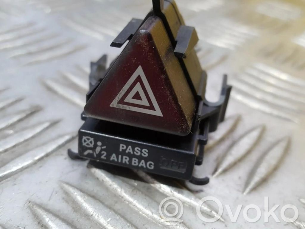 Mercedes-Benz A W169 Interruttore luci di emergenza