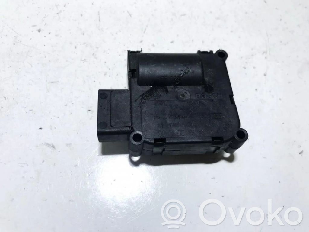 Audi A8 S8 D3 4E Motor/actuator clapetă aer 
