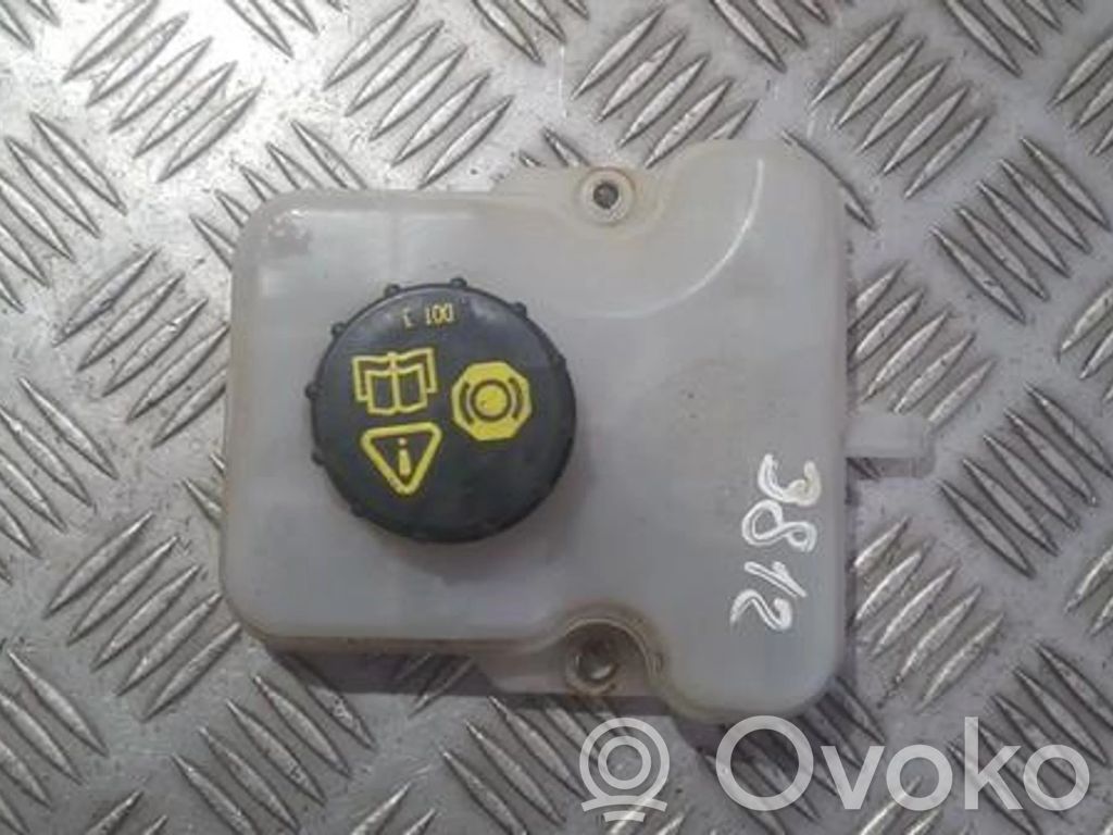 Mazda 5 Serbatoio di compensazione del liquido del freno 