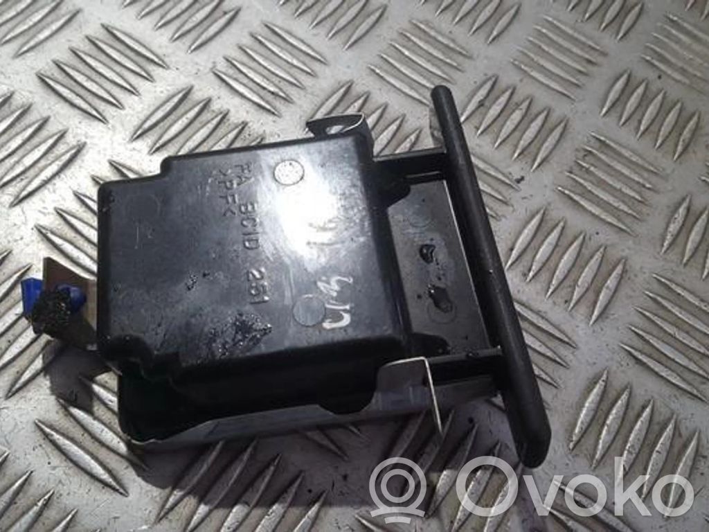 Auton tuhkakuppi   FABC1D2511,FABC1D2511