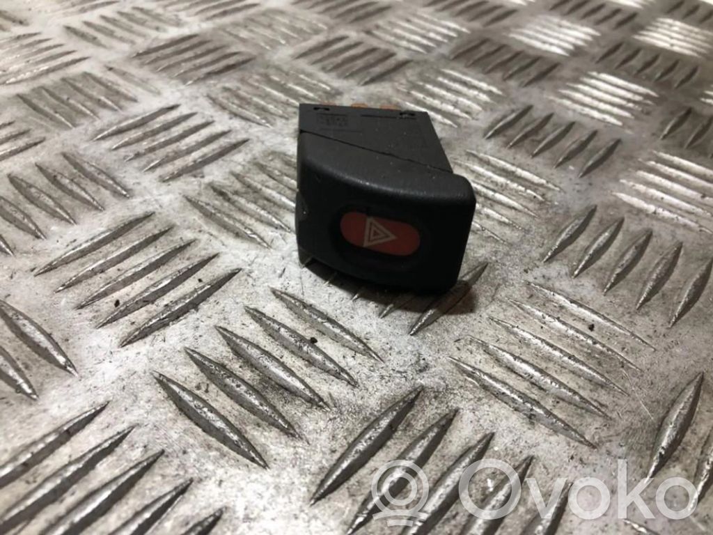 Hazard light switch   90437746,09114922,09114922,90437746