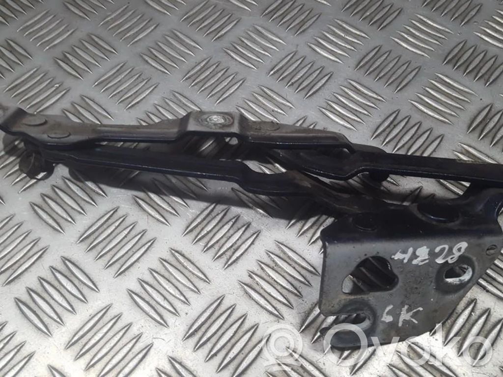 Audi A4 S4 B5 8D Tailgate/trunk/boot hinge 