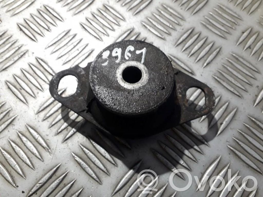 Engine mount bracket   7700788318C,7700788318C