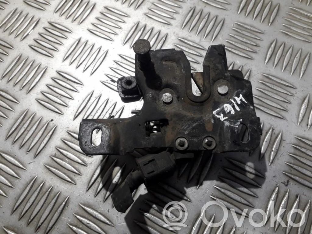 Serrure de capot   8D0823509J,8D0823509J