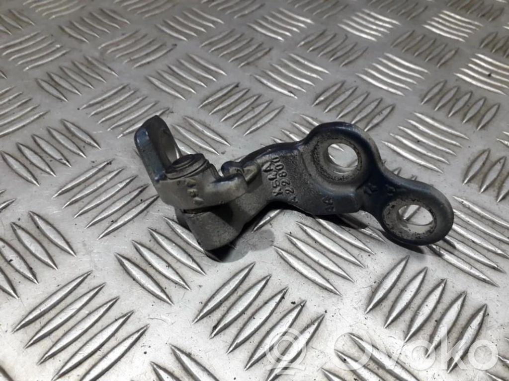 Ford Focus Cerniera superiore della portiera anteriore 