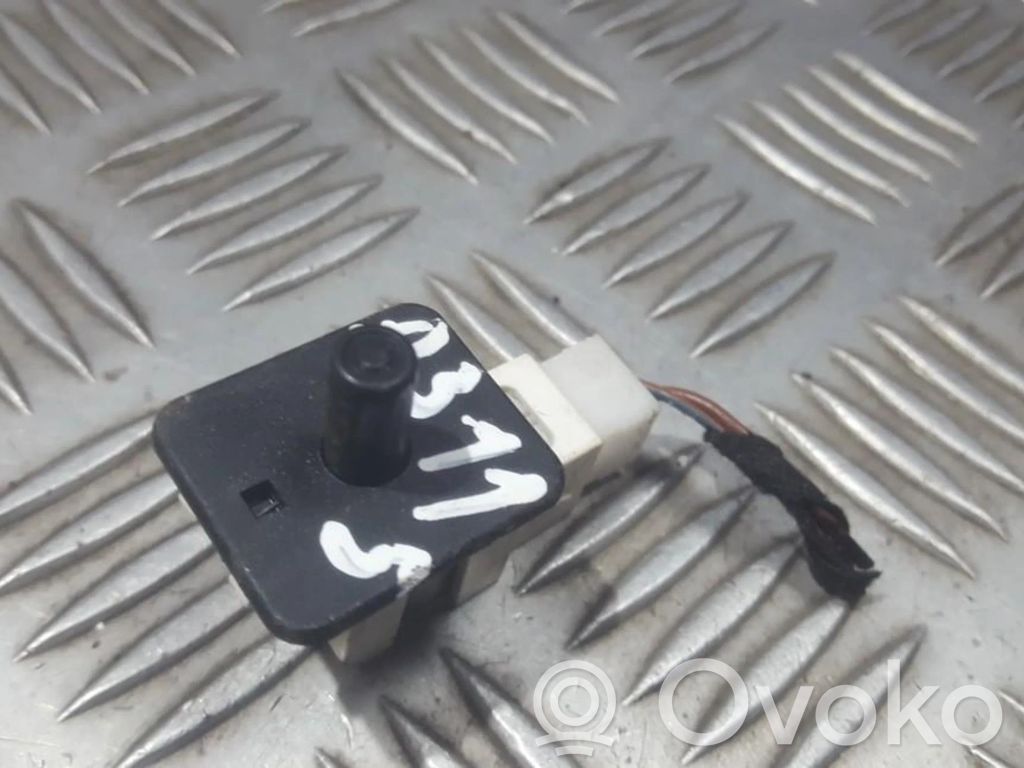 Mercedes-Benz E W211 Interruttore del pedale del freno 