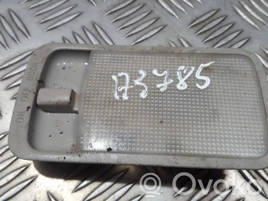 Toyota Corolla E120 E130 Luz del asiento trasero 