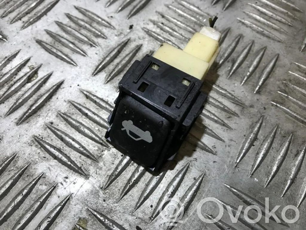 Mazda RX8 Interruptor para abrir la puerta trasera 