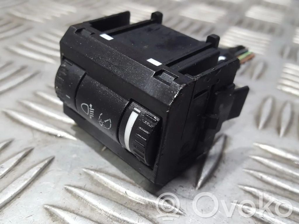 Skoda Octavia Mk2 (1Z) Comutator control nivel faruri 