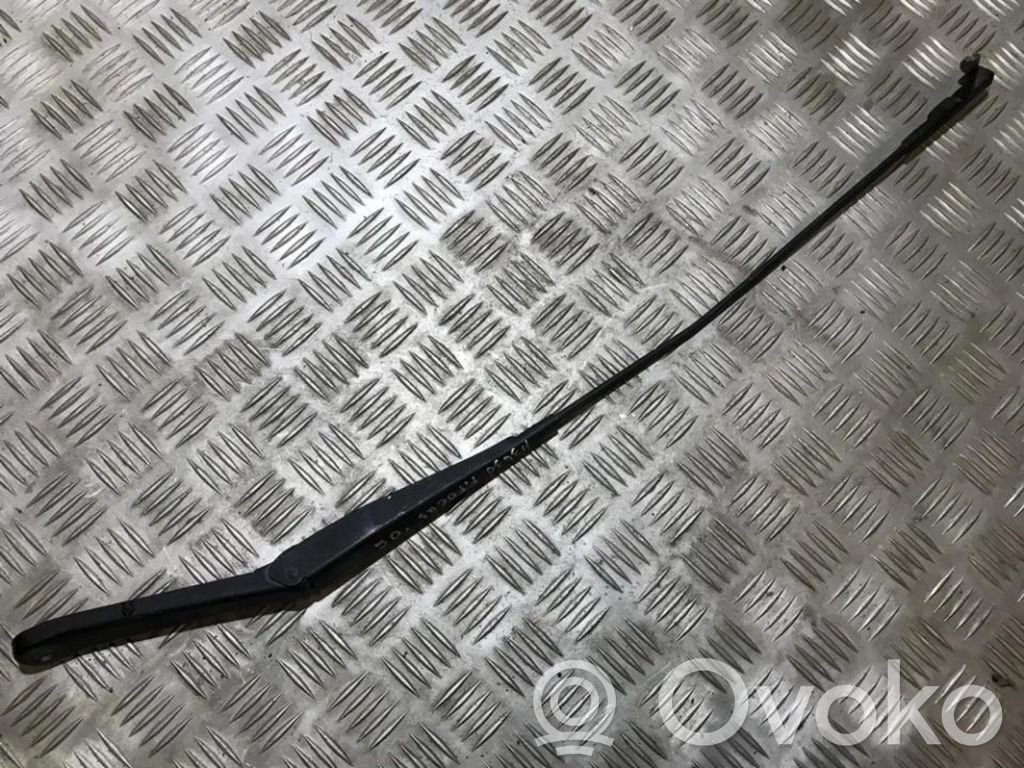 Ford Focus Front wiper blade arm 