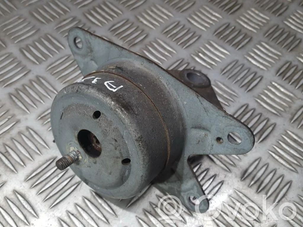 Opel Zafira B Soporte de montaje del motor 