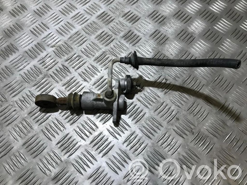 Główny cylinder sprzęgła   8D1721401,8D1721401