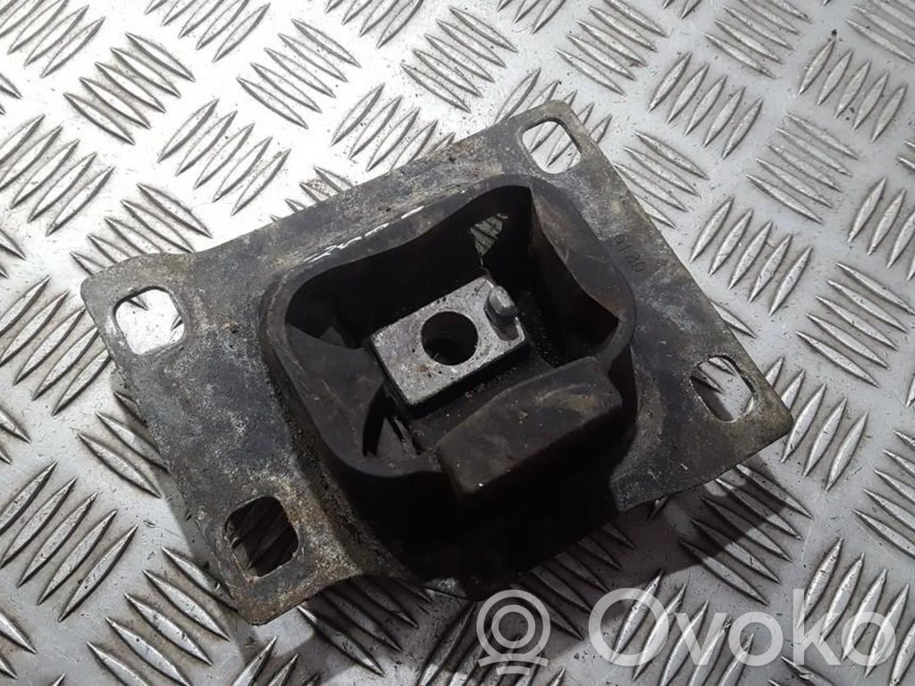 Ford Focus Engine mount bracket 