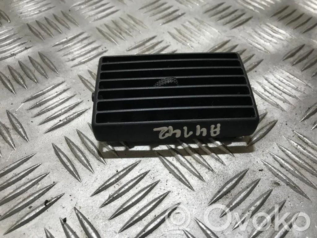 Volkswagen Golf IV Rejilla de ventilación central del panel