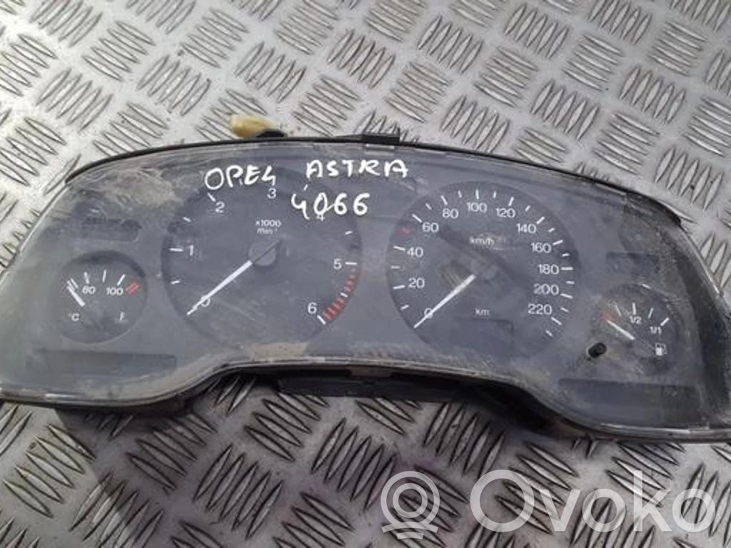 Geschwindigkeitsmesser Cockpit   09228743,02491459,02491459,09228743
