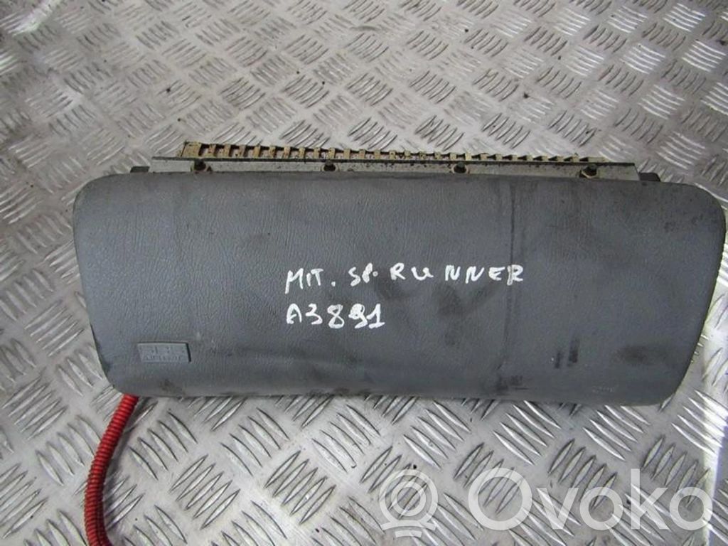 Mitsubishi Space Runner Airbag pasager 