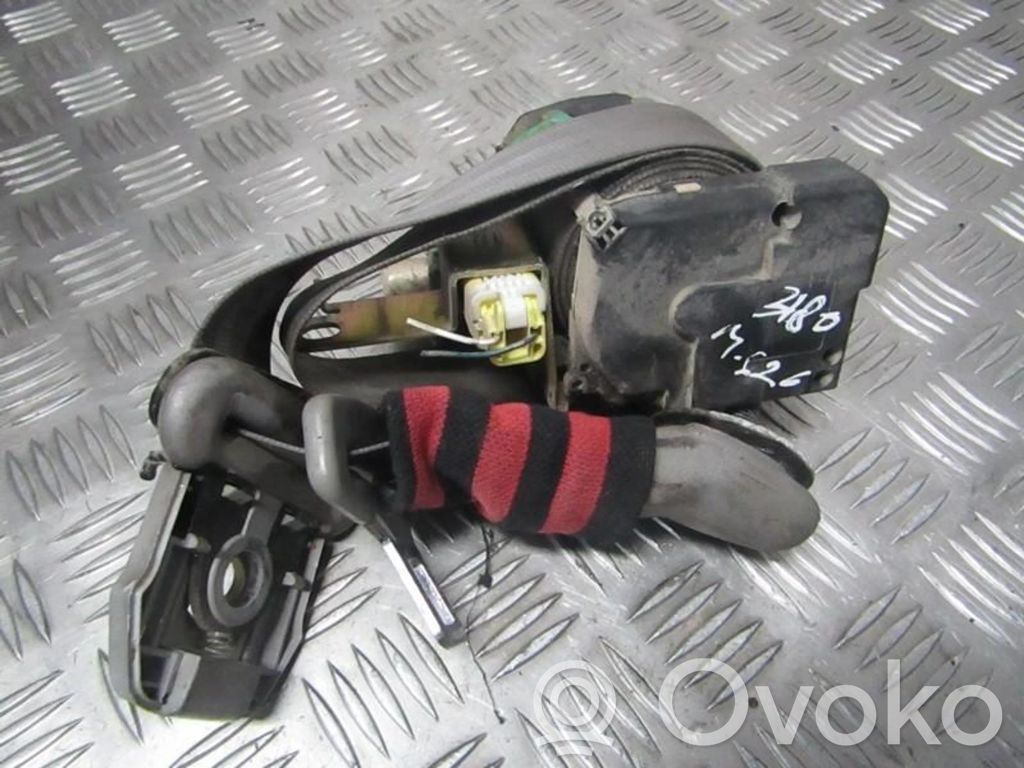 Mazda 626 Sicherheitsgurt vorne 