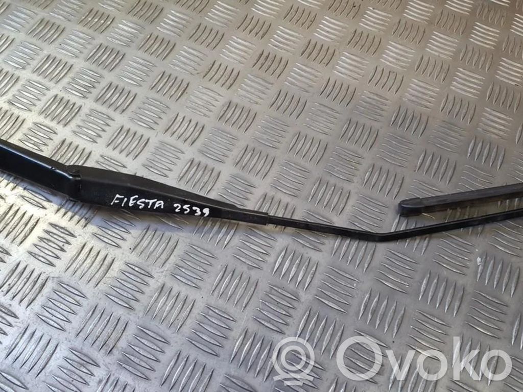 Ford Fiesta Wischerarm vorne 