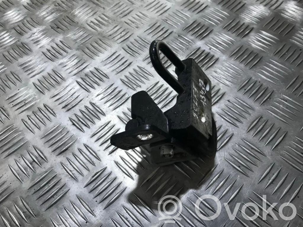 Volkswagen Golf V Cerniera inferiore della portiera posteriore