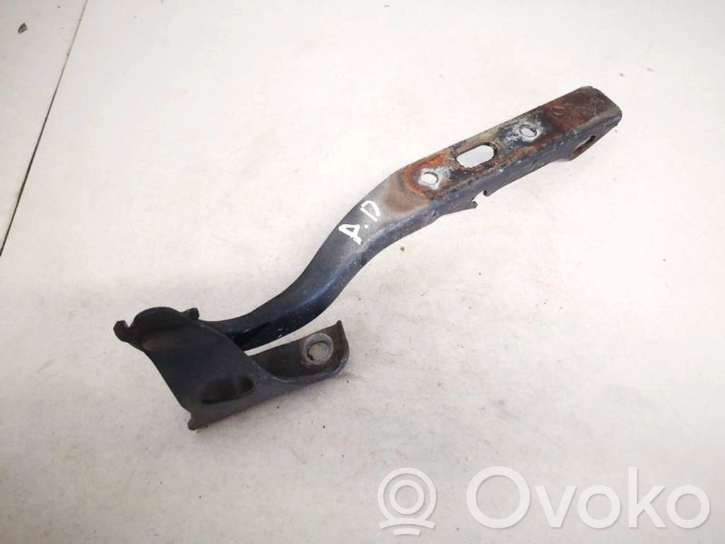 Engine bonnet/hood hinges