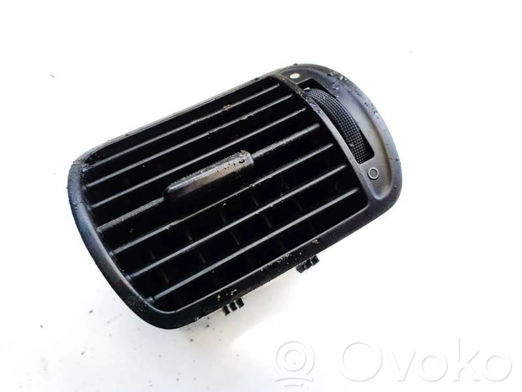 Grilă ventilație centrală   8L0820901,8L0820901