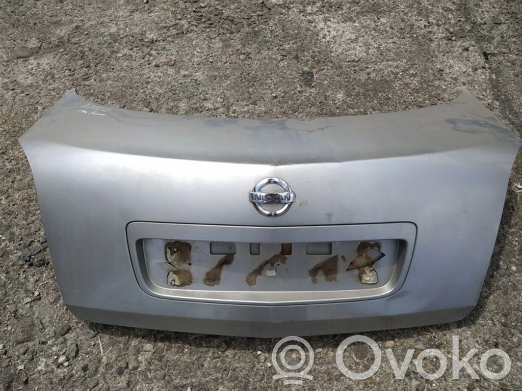 Nissan Primera Couvercle de coffre 