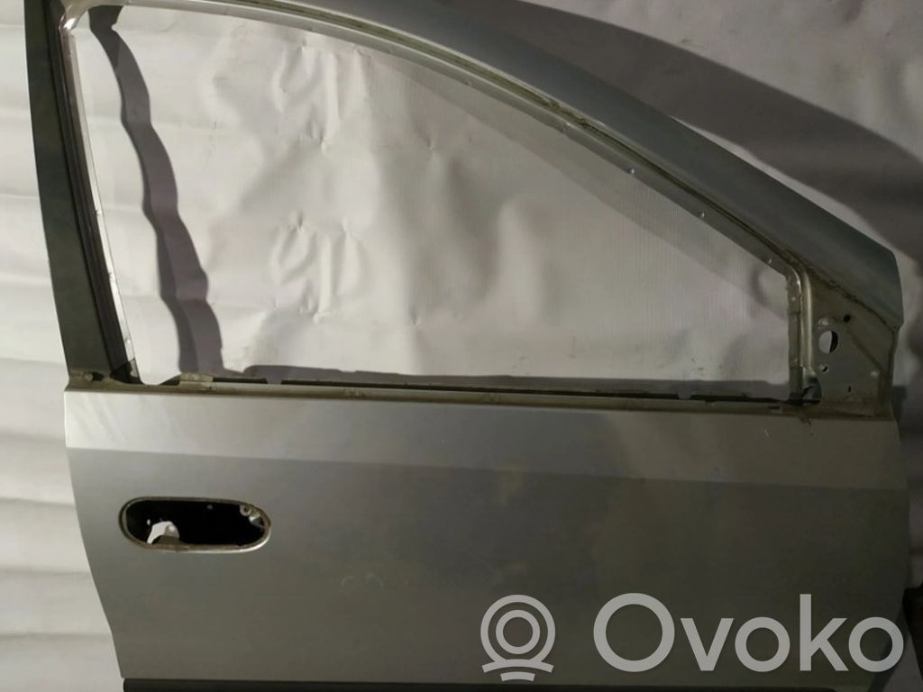 Nissan Almera Tino Ușă față 