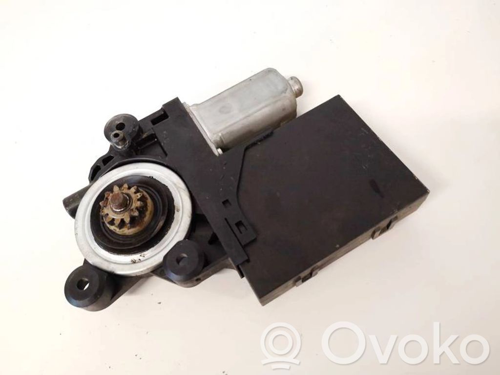 Volkswagen Golf V Motor macara geam ușă față 