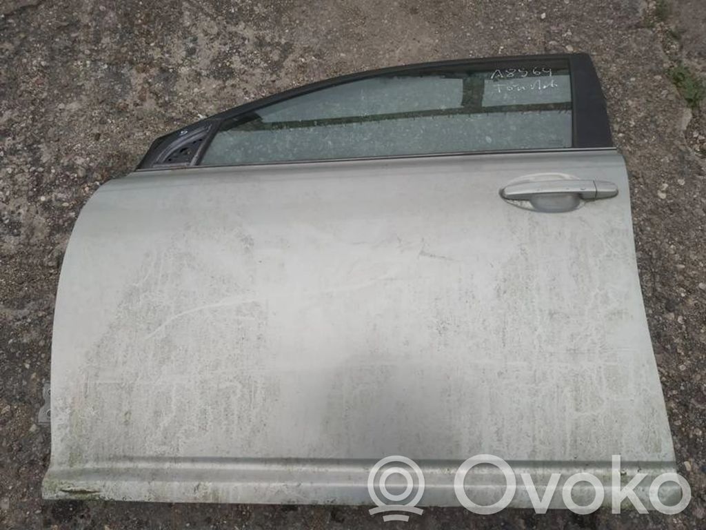 Toyota Avensis T250 Puerta delantera